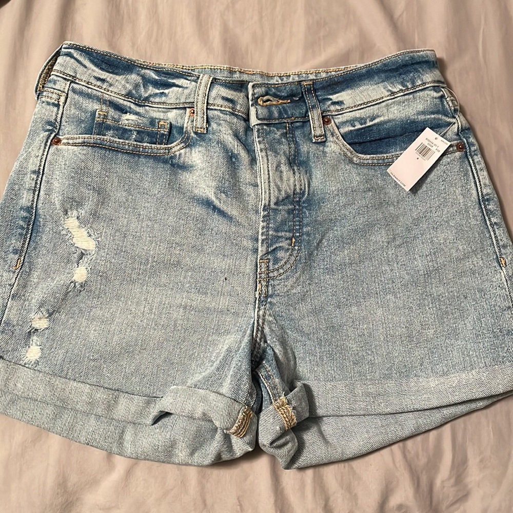 NWT high-rise denim shorts size 8